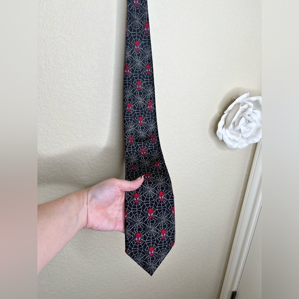 Vintage Marvel 2002 Spider-Man Black, White, Red & Blue Tie Size O/S